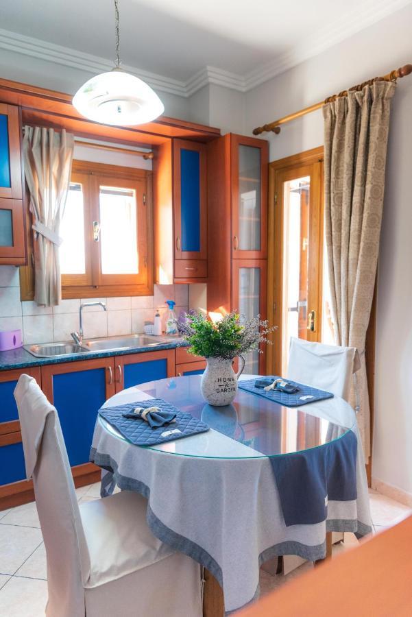 Athena'S Luxury Place Agria Esterno foto